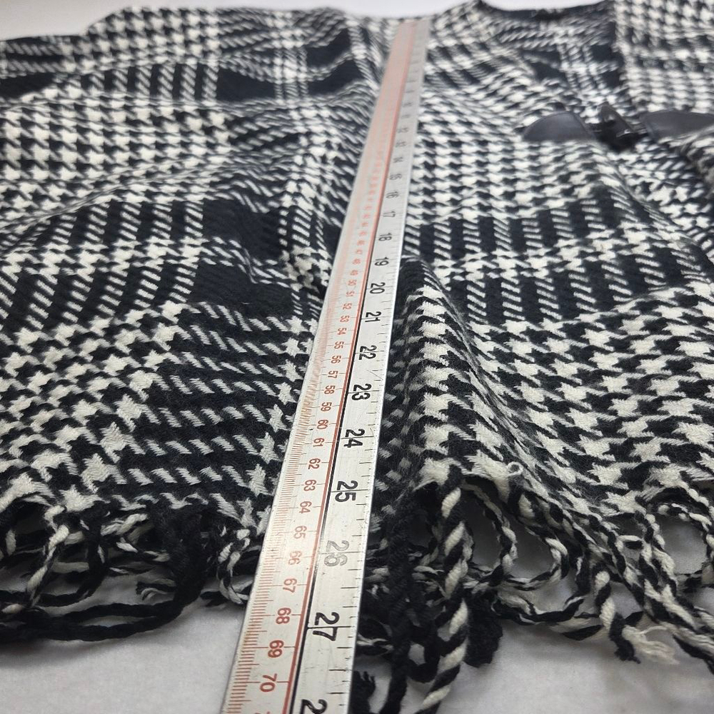 Women's Black & White Houndstooth Poncho OSFM - Picture 7 of 8